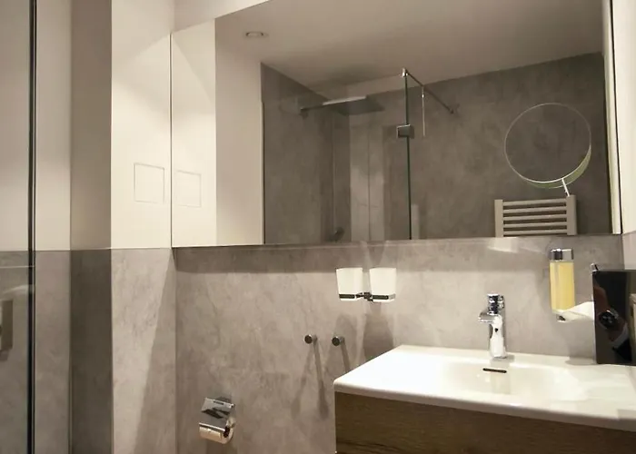 圣迈克尔海姆酒店 3*