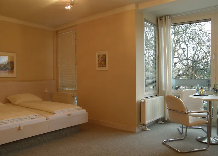 圣迈克尔海姆酒店 3*